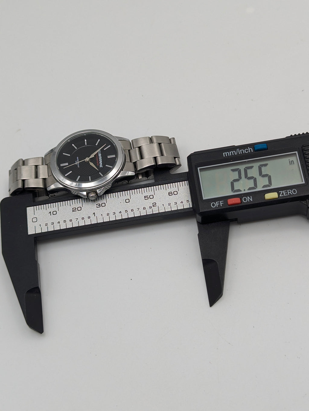 Submarine Accurate Quartz Kids’ Watch — Stainless Steel Bracelet, Black Dial, 28mm - Bezel & Hide