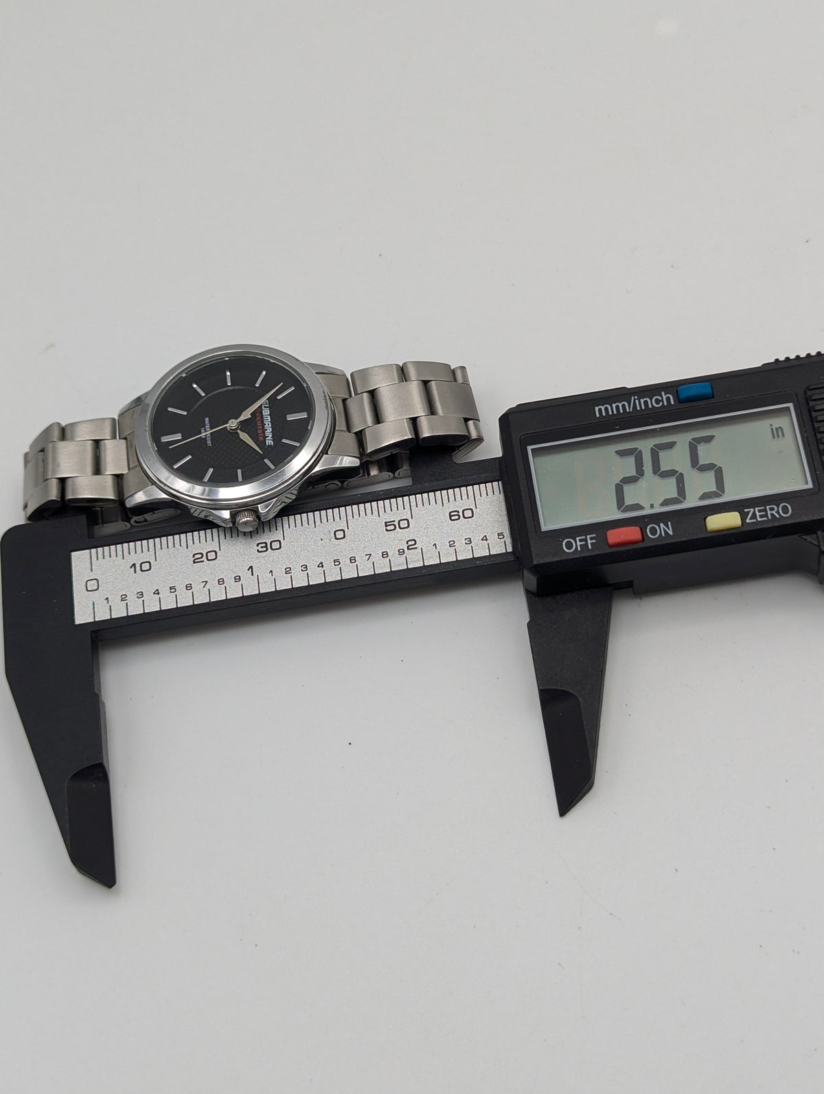 Submarine Accurate Quartz Kids’ Watch — Stainless Steel Bracelet, Black Dial, 28mm - Bezel & Hide