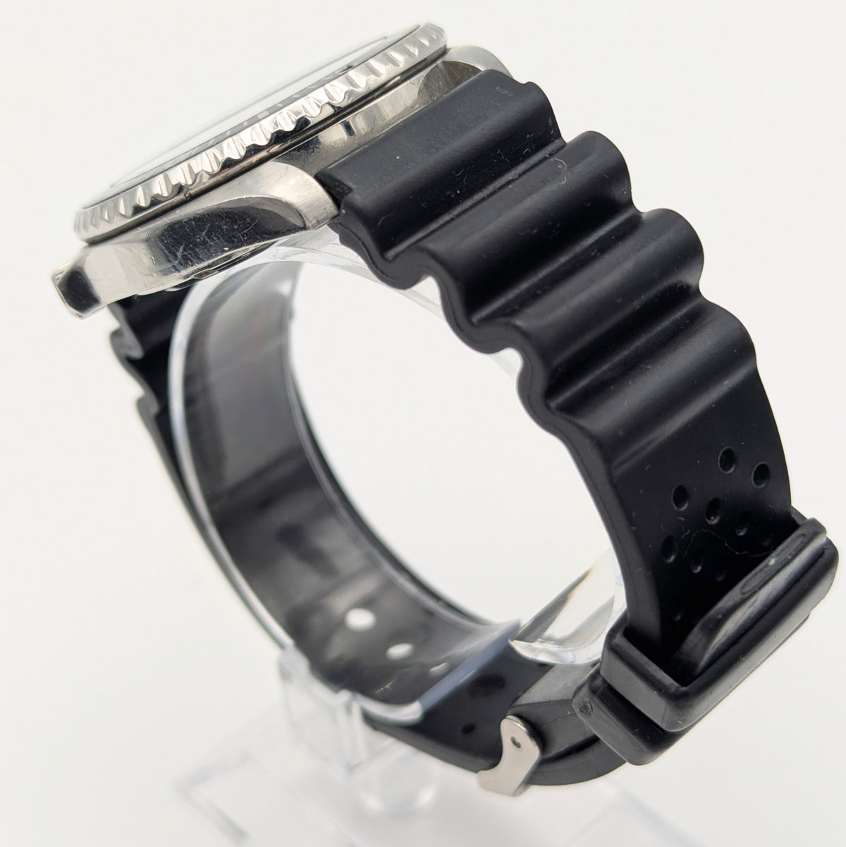 M&M Diving Technology (Dirty Divers) Dive Watch - Bezel & Hide