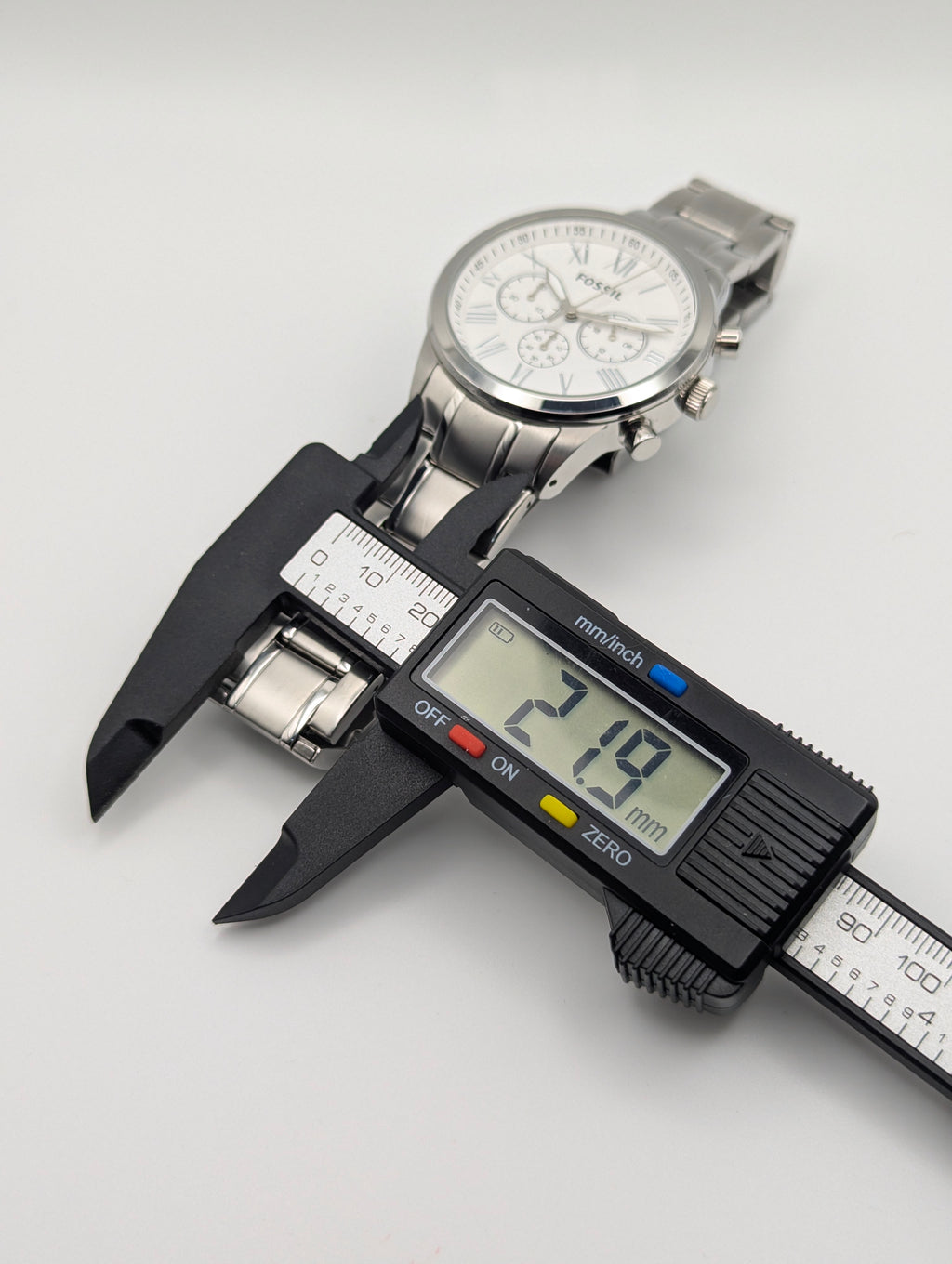 Fossil BQ1740 Chronograph — White Dial, Stainless Steel Bracelet, Tin & Spare Links - Bezel & Hide