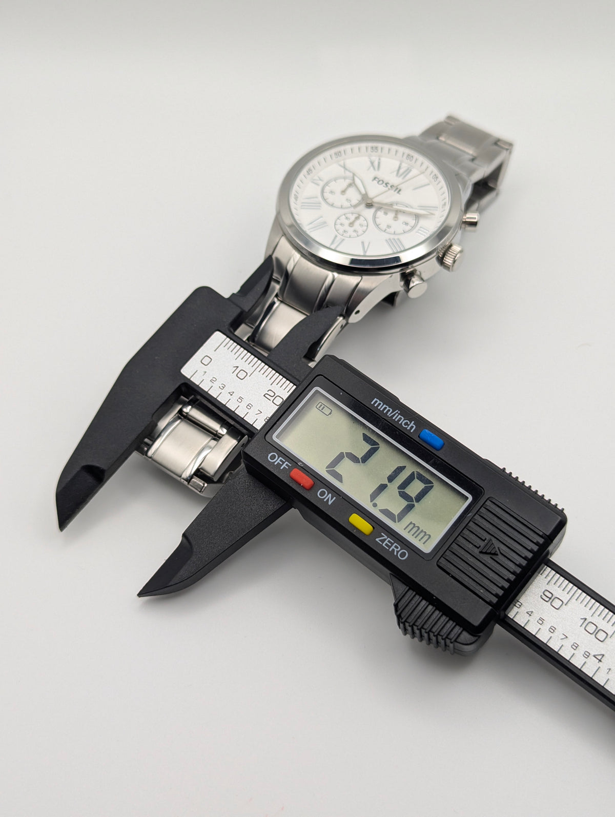 Fossil BQ1740 Chronograph — White Dial, Stainless Steel Bracelet, Tin & Spare Links - Bezel & Hide