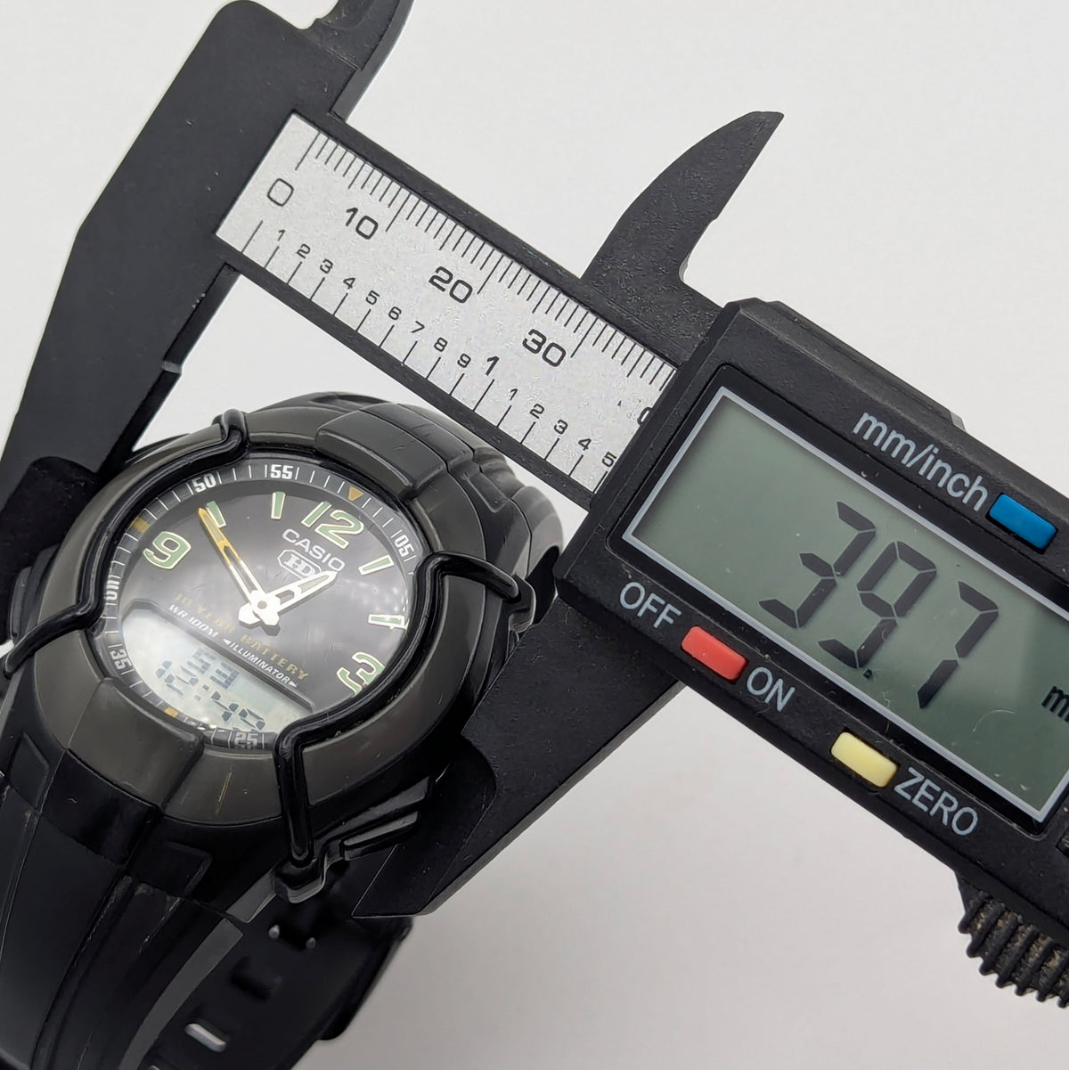 Casio ana/digital watch - Bezel & Hide
