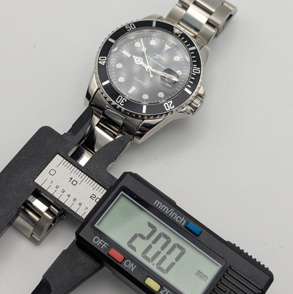 Ricecgo Submariner-Style Quartz Diver — Bold Diver Looks, Sold Naked - Bezel & Hide