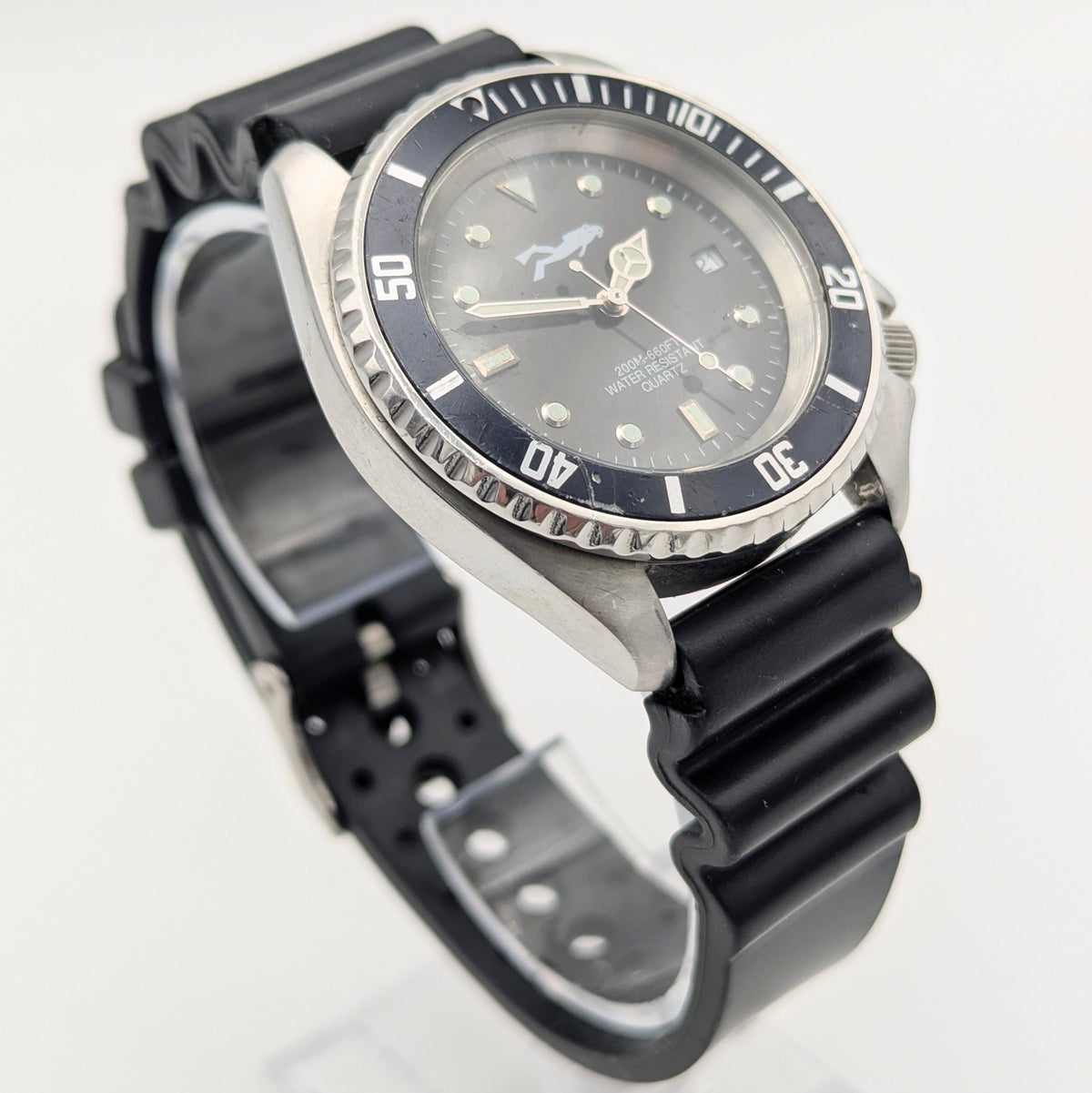 M&M Diving Technology (Dirty Divers) Dive Watch - Bezel & Hide