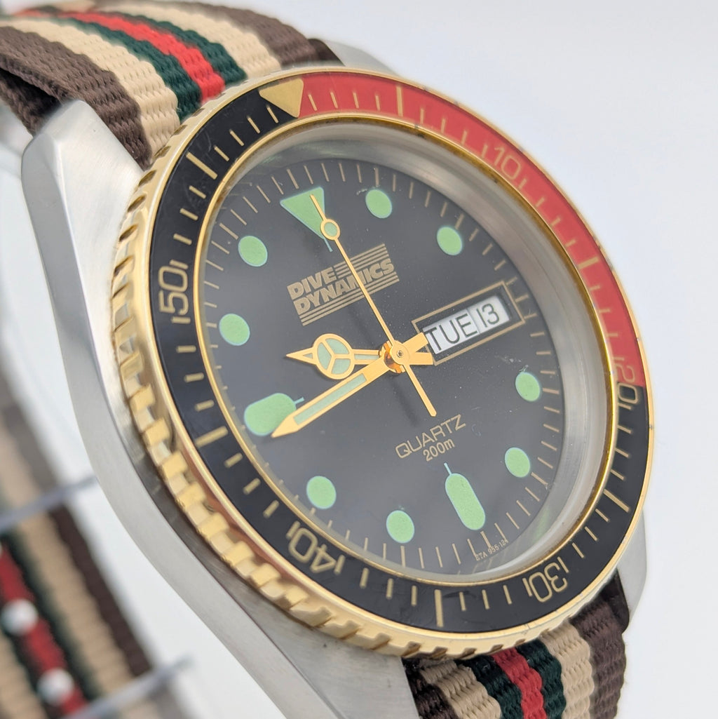 Dive Dynamics 1980s Quartz Day-Date Watch | MRP SA Case | Gold-Tone Bezel - Bezel & Hide