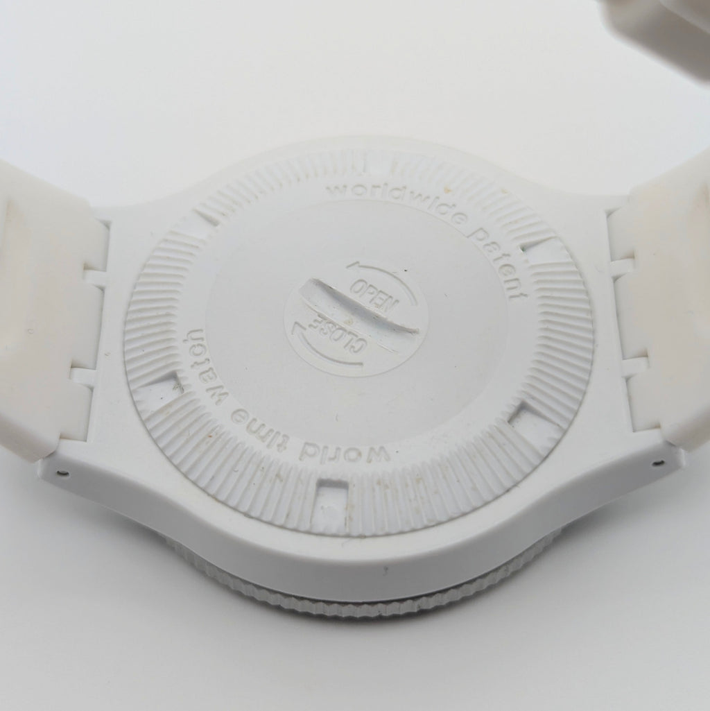 ATOP Automatic Worldtime Quartz Watch — White, Moon Phase, DST Indicator - Bezel & Hide
