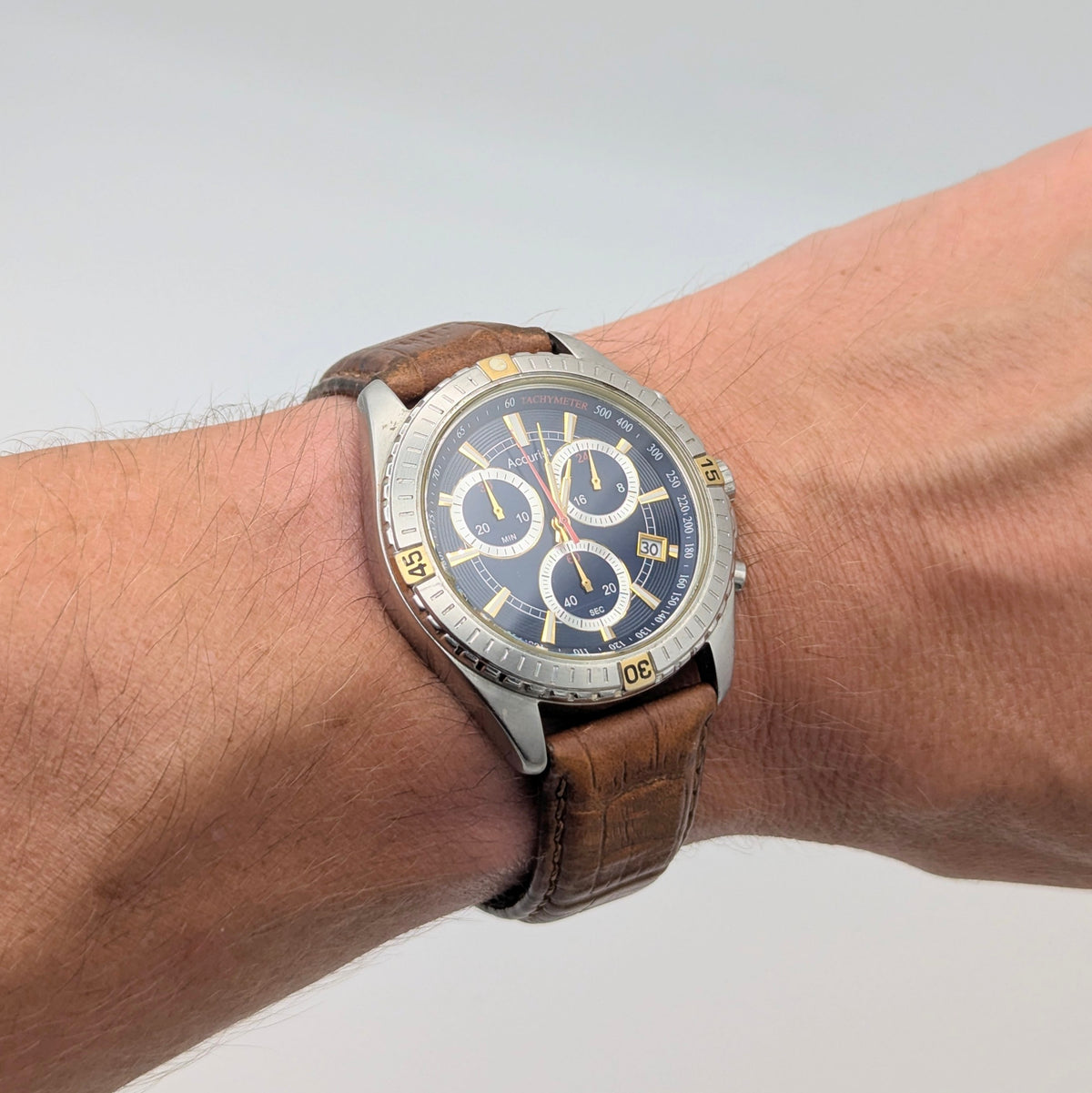 Accurist Quartz Chronograph Men's Watch — Two-Tone, Navy Dial, 42mm - Bezel & Hide