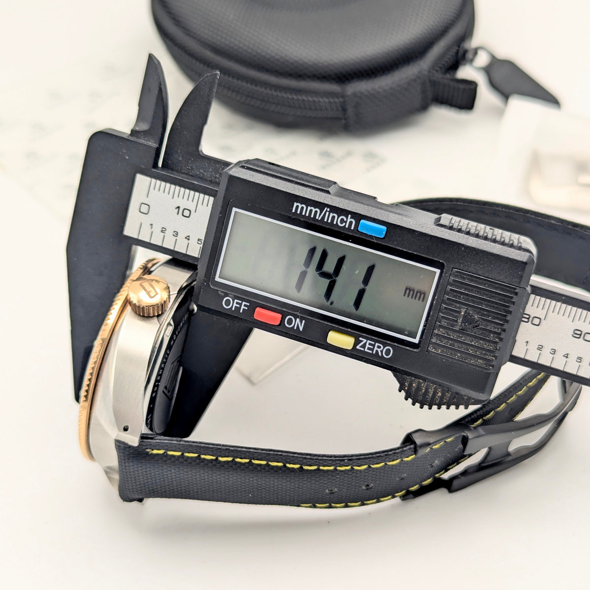 Duxot Fortius DX-2019 Automatic Diver – Black Dial, Two-Tone, DASSARI Strap