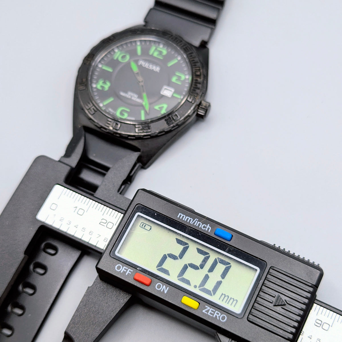 Pulsar YA12-X128 Sport Men's Watch — Black, Green Dial, 45mm, 100m - Bezel & Hide