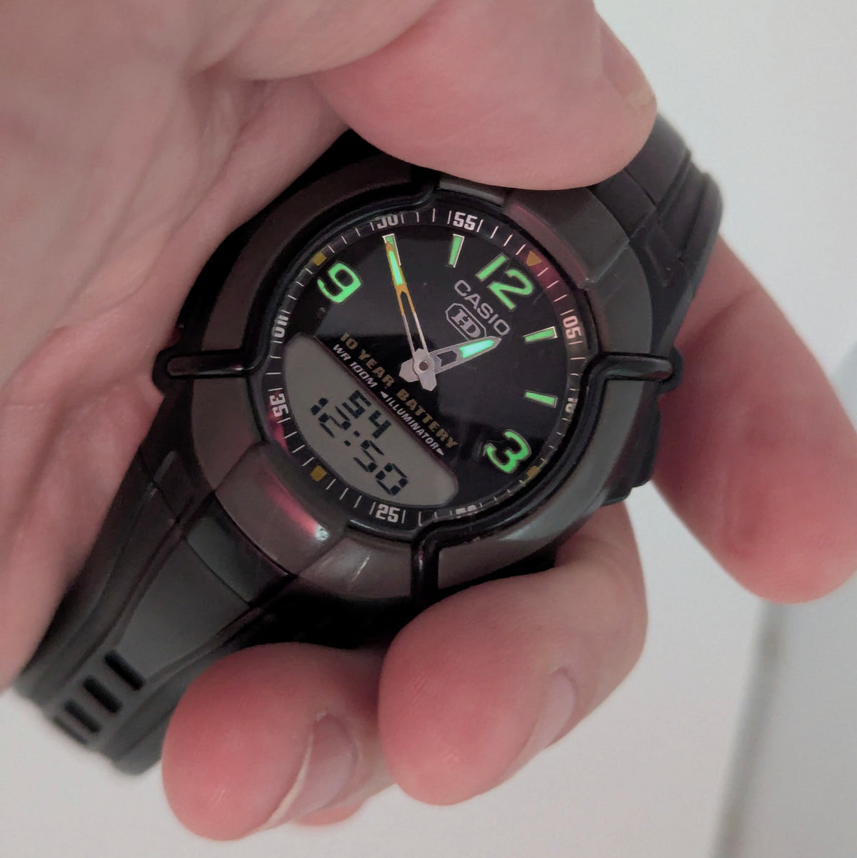 Casio HDC-600 Ana-Digi Men’s Watch — Black Resin, Telememo, 10-Year Battery, WR100M - Bezel & Hide