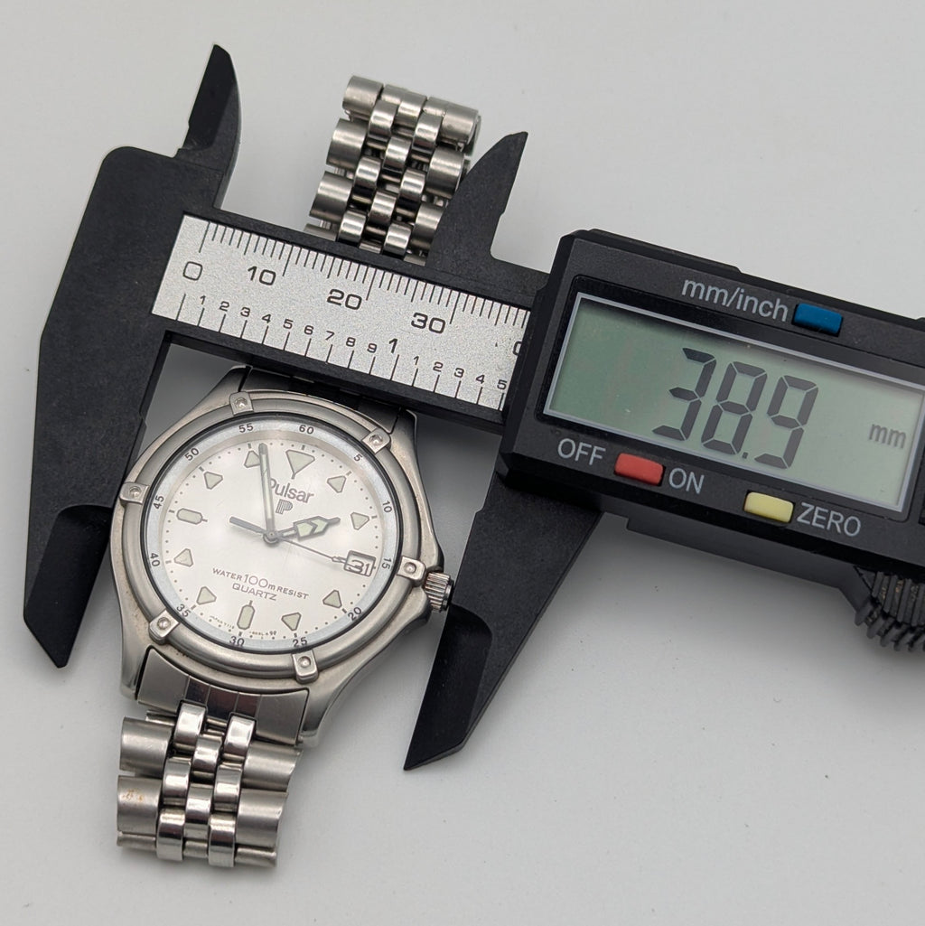 Pulsar Quartz Watch (Caliber Y112) — Sporty 90s Diver-Style, Sold Naked - Bezel & Hide